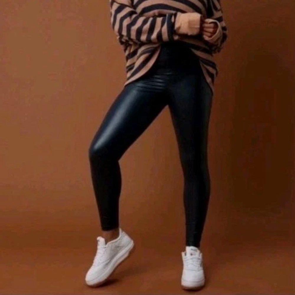 Offline By Aerie Black Faux Leather Leggings Small Short Real Luxe NWT $60